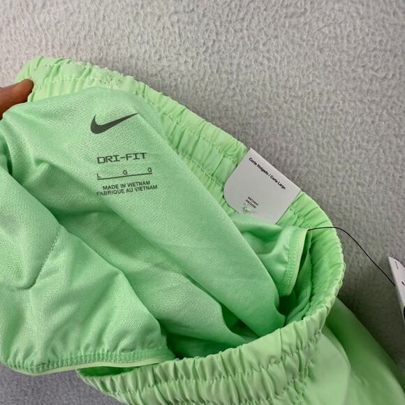 Nike Shorts Girls Large Green Training Running Lined High Waisted Workout NEW - Picture 8 of 9